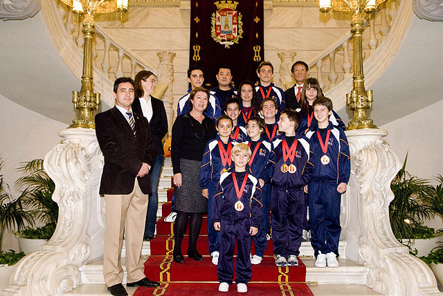 La alcaldesa recibe a los cartageneros participantes en los Campeonatos Nacionales de Taekwondo - 1, Foto 1