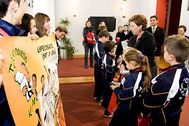 La alcaldesa recibe a los cartageneros participantes en los Campeonatos Nacionales de Taekwondo - 2, Foto 2