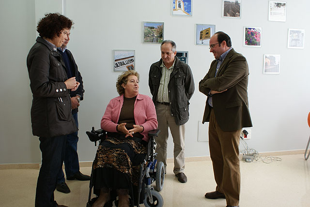 Hacen entrega de un vehículo adaptado a una lumbrerense en situación de tetraplejia - 1, Foto 1