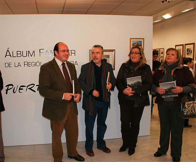 Inauguran la exposición fotográfica “Álbum Familiar de Puerto Lumbreras” - 1, Foto 1