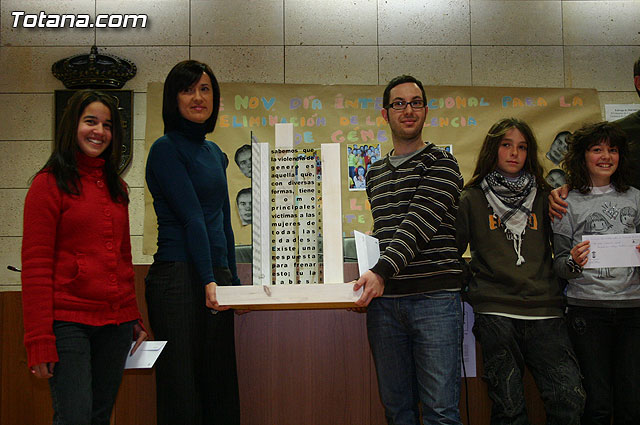 Entregan los premios del concurso de Arte por la Igualdad Totana 2008 y el de carteles contra la violencia de gnero - 18