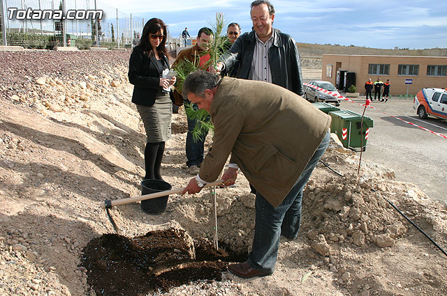 Plantan 30 rboles autctonos en la Ciudad Deportiva “Sierra Espuña” para celebrar el 30 aniversario de la Constitucin Española - 20
