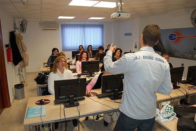 15 desempleados participan en Lorquí en un curso gratuito de informática de usuario - 3, Foto 3