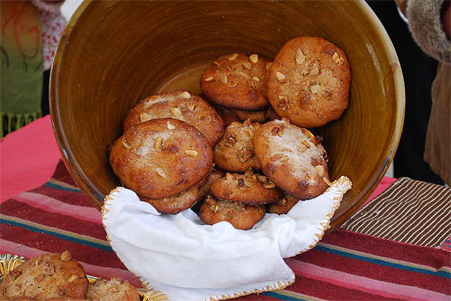Dulces tpicos en la I Muestra de repostera navideña celebrada en Abarn - 1