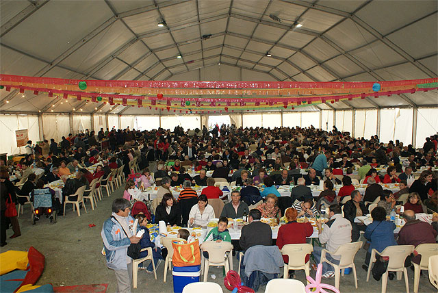 Más de 1000 personas celebran el día grande de las Fiestas en el tradicional “Arroz y Pavo” - 1, Foto 1