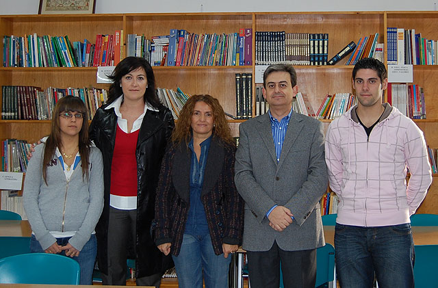 Firma del convenio para la puesta en marcha de dos Punto de Información Juvenil - 1, Foto 1