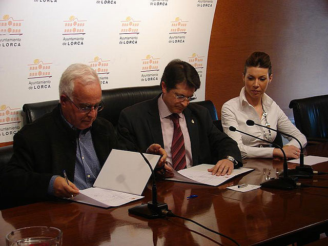 El Ayuntamiento firma un convenio con la asociación “Ayuda a Niños de Bolivia” para construir un albergue para niños abandonados en Santa Cruz de la Sierra - 1, Foto 1