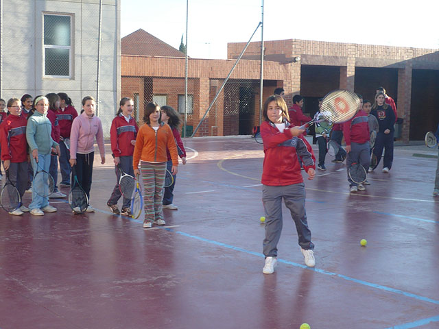 La Concejalia de Deportes ha puesto en marcha 26 modulos deportivos en los Centros de Enseñanza - 8