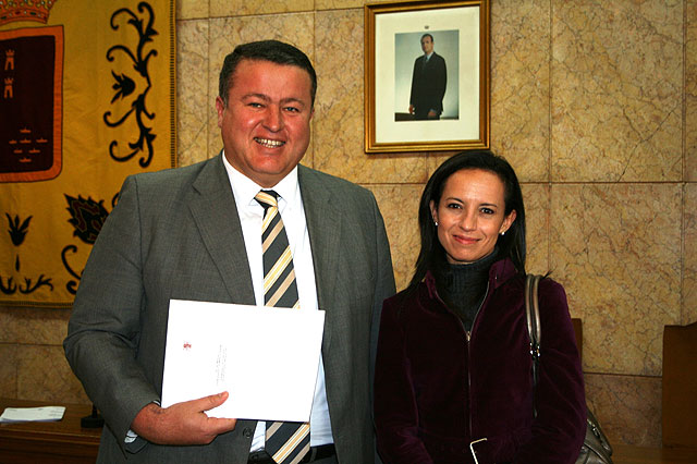 La ministra de vivienda apoya la rehabiliación de San Gil - 1, Foto 1