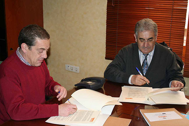 El Ayuntamiento de Alcantarilla y la Fundación Secretariado Gitano suscriben un convenio dirigido a la población gitana - 1, Foto 1