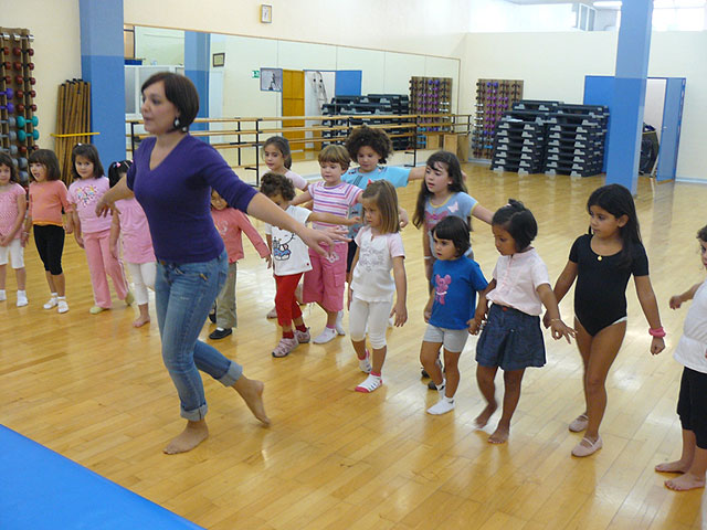Un total de 90 alumnas participa en la Escuela Deportiva Municipal de Danza durante esta temporada, Foto 1