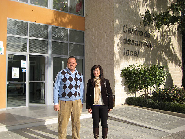 El concejal de Desarrollo Local e Industria de Águilas visita las instalaciones del Centro de Desarrollo Local, Foto 1