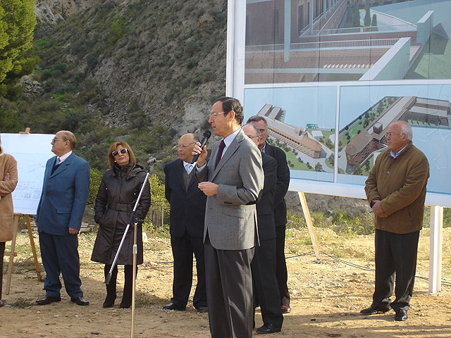 El Alcalde coloca la primera piedra de un complejo residencial para mayores en San José de la Vega - 2, Foto 2