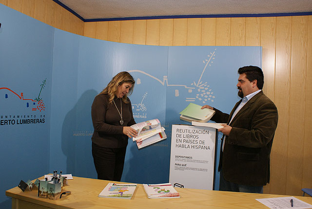 Puerto Lumbreras participa en el ‘Proyecto Libro’ que recoge material escolar para Perú y Nicaragua - 1, Foto 1