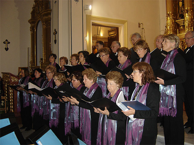 El V Encuentro de Corales llevó la Navidad a la iglesia de san Francisco Javier - 1, Foto 1