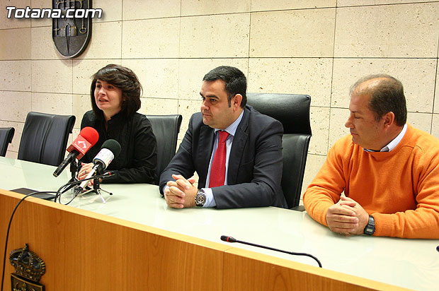 El Consistorio y la asociación “Totana artesana y alfarera” suscriben un convenio de colaboración, Foto 2