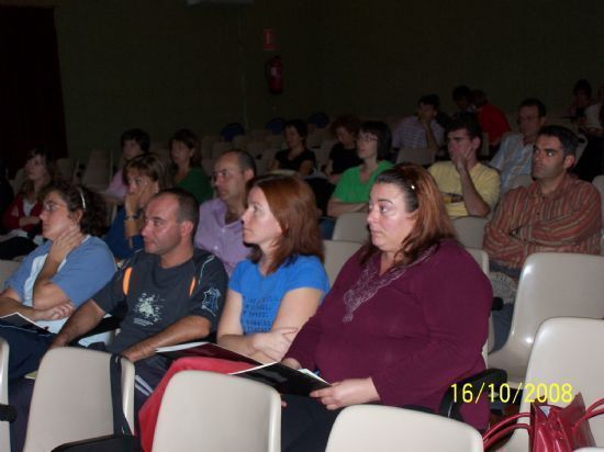 El servicio de mediación y asesoramiento para familias con hijos en edad escolar ofrecerá asesoramiento para mejorar las relaciones familiares, Foto 1