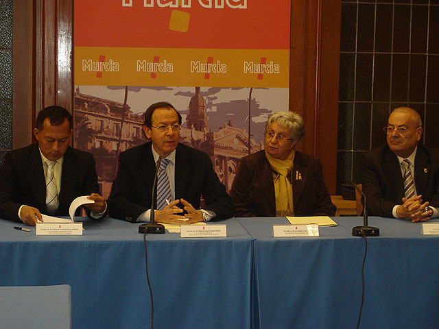 Dos nuevos convenios permitirán construir sendos colegios en zonas deprimidas de Bolivia y Ecuador - 1, Foto 1