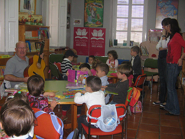La Biblioteca Municipal de Totana recibe un premio por quinto año consecutivo, Foto 1