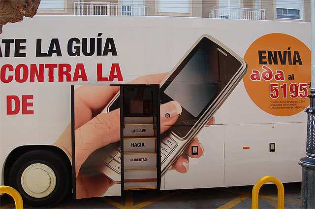 Alguazas recibió la visita del autobús itinerante que el Instituto de la Mujer de la Región de Murcia ha puesto en marcha con el lema La Llave Hacia tu Libertad - 2, Foto 2