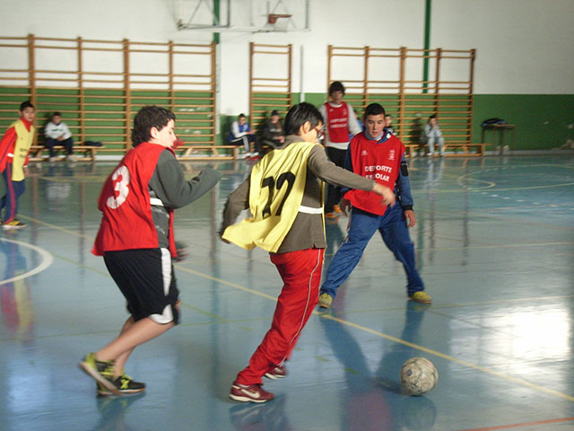 La Concejalia Deportes de Totana organiz la fase local escolar de futbol sala en las categorias infantil, cadete y juvenil - 2