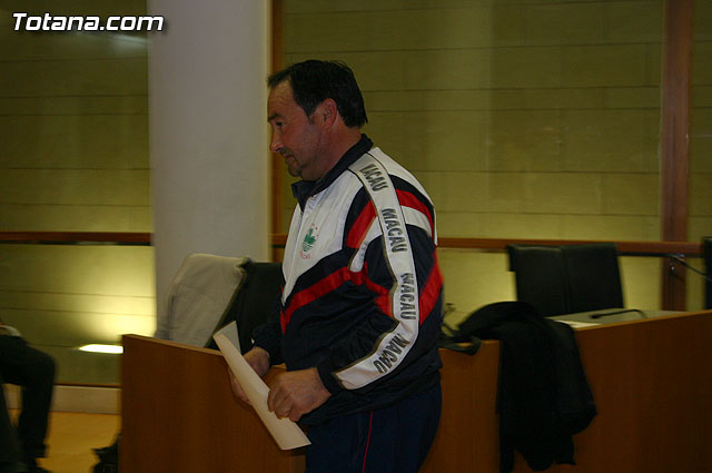 La concejal de Fomento y Empleo entrega los diplomas acreditativos a los participantes de los diferentes cursos formativos impartidos en el Centro de Desarrollo Local - 4