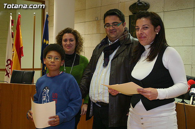 Cerca de medio centenar de personas reciben sus diplomas por participar en los cursos formativos de nuevas tecnologas - 7