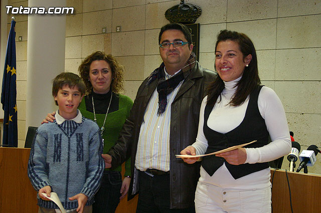 Cerca de medio centenar de personas reciben sus diplomas por participar en los cursos formativos de nuevas tecnologas - 8