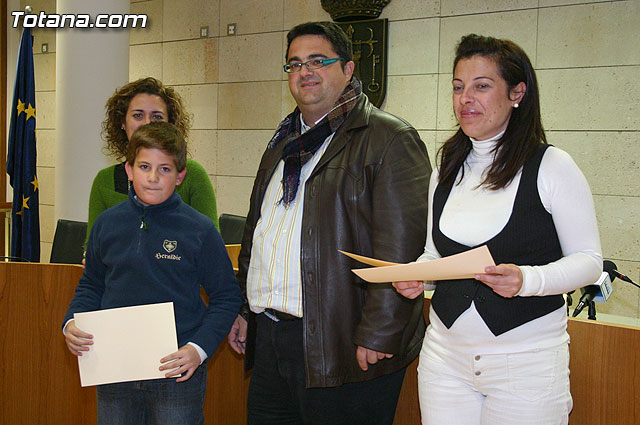 Cerca de medio centenar de personas reciben sus diplomas por participar en los cursos formativos de nuevas tecnologas - 12