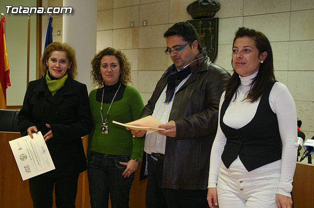 Cerca de medio centenar de personas reciben sus diplomas por participar en los cursos formativos de nuevas tecnologas - 17