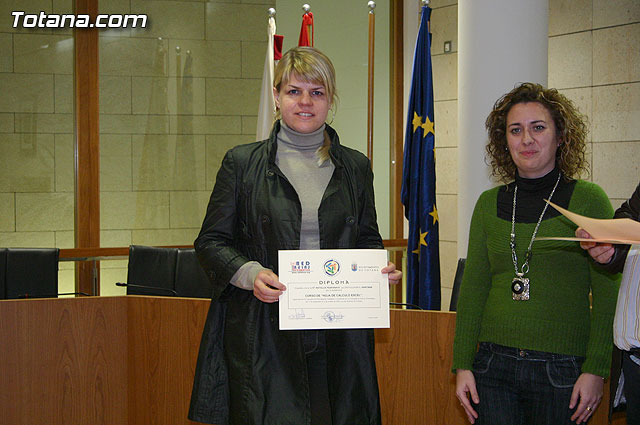 Cerca de medio centenar de personas reciben sus diplomas por participar en los cursos formativos de nuevas tecnologas - 28