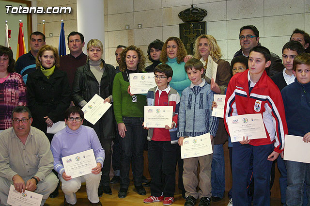 Cerca de medio centenar de personas reciben sus diplomas por participar en los cursos formativos de nuevas tecnologas - 31