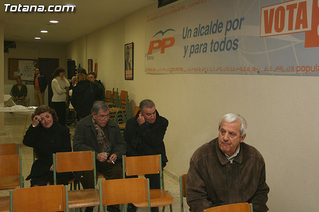 El diputado regional, Martn Quiñonero, y el diputado nacional por Murcia, Vicente Martnez Pujalte, informan a los vecinos de Totana de los presupuestos regionales y nacionales - 6