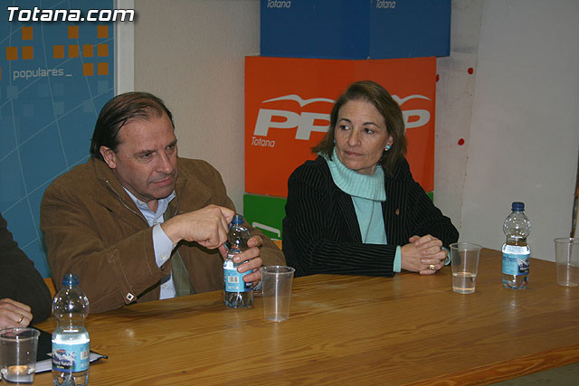 El diputado regional, Martn Quiñonero, y el diputado nacional por Murcia, Vicente Martnez Pujalte, informan a los vecinos de Totana de los presupuestos regionales y nacionales - 13