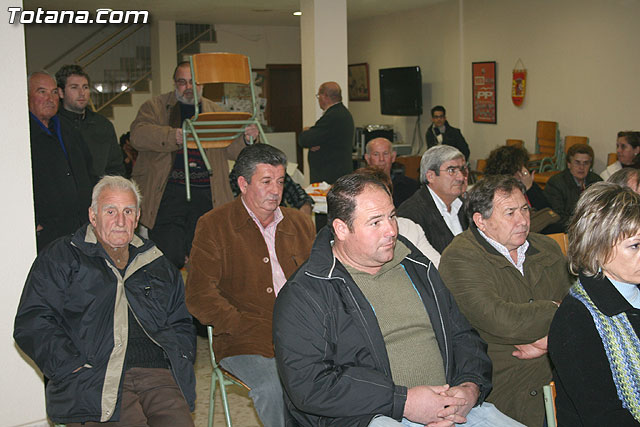 El diputado regional, Martn Quiñonero, y el diputado nacional por Murcia, Vicente Martnez Pujalte, informan a los vecinos de Totana de los presupuestos regionales y nacionales - 16