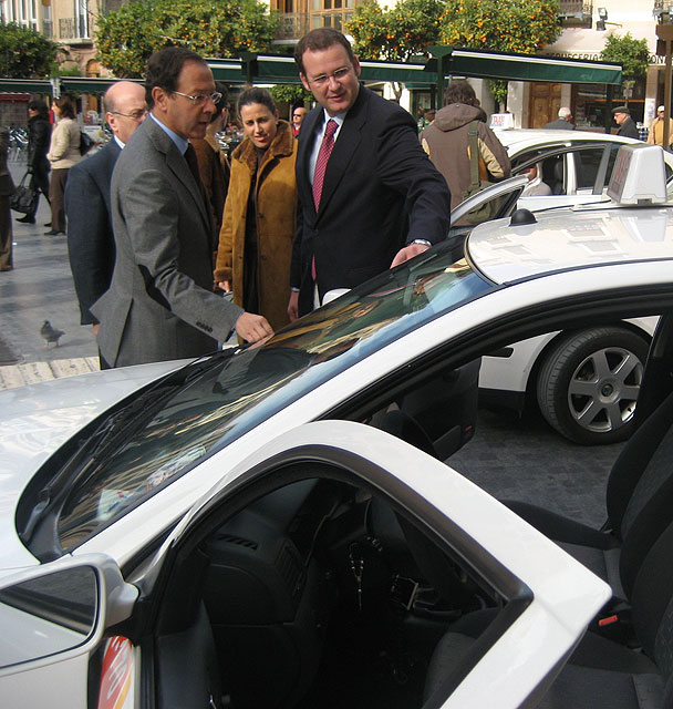 Ayuntamiento y taxistas apuestan por impulsar la calidad del servicio - 2, Foto 2