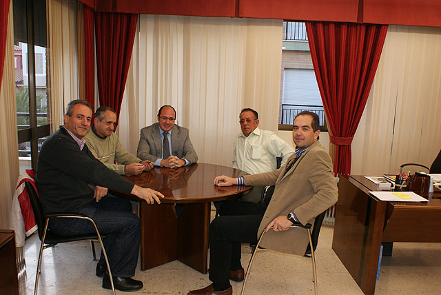 El Alcalde recibe al nuevo Presidente de la Comunidad de Regantes de Puerto Lumbreras - 1, Foto 1