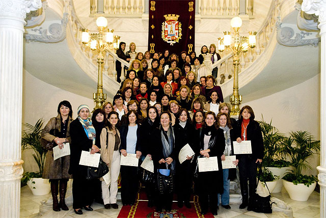 128 mujeres aprenden informática con los cursos de la concejalía de la Mujer - 1, Foto 1