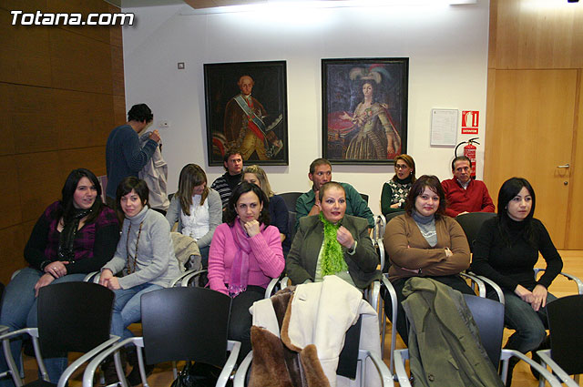 El “Taller de lengua de signos”  se clausura con la entrega de diplomas a ms de treinta participantes - 3