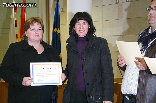 El “Taller de lengua de signos”  se clausura con la entrega de diplomas a ms de treinta participantes - 30