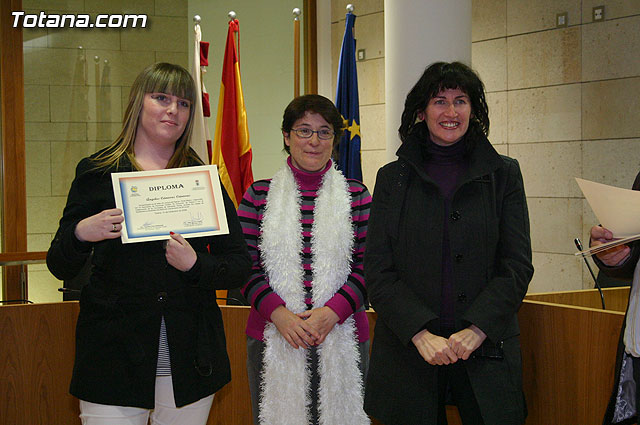 El “Taller de lengua de signos”  se clausura con la entrega de diplomas a ms de treinta participantes - 26