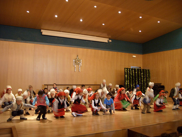 Cerca de 180 escolares de los centros educativos de Santomera y el Siscar, reivindican las tradiciones navideñas - 5, Foto 5
