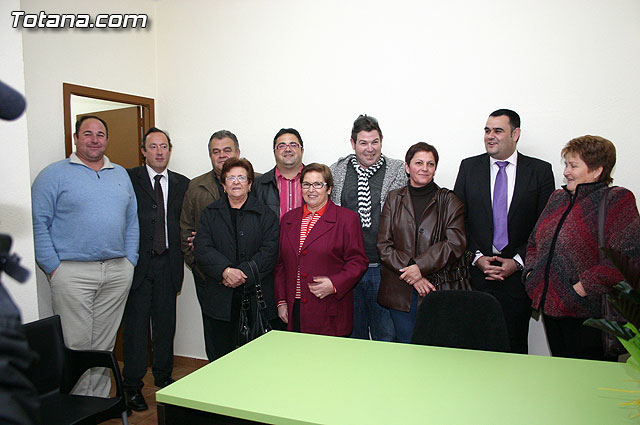 Los Vecinos de El Paretón-Cantareros disfrutan ya del centro de Participación Ciudadana que fue inaugurado ayer, Foto 1
