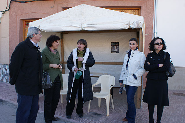 Cuestación en el mercado semanal a favor de AEMAIII - 1, Foto 1