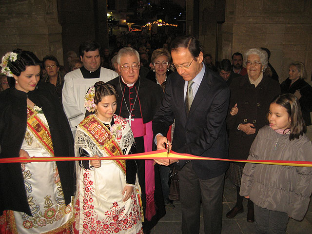 El Alcalde de Murcia y el Obispo inauguran el Belén Municipal presidido por el Sagrado Corazón - 2, Foto 2