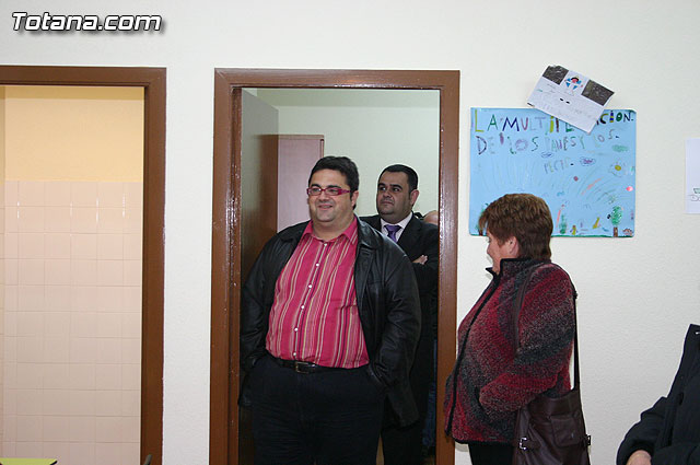 Los Vecinos de El Paretn-Cantareros disfrutan ya del centro de Participacin Ciudadana que fue inaugurado ayer - 5