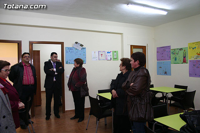 Los Vecinos de El Paretn-Cantareros disfrutan ya del centro de Participacin Ciudadana que fue inaugurado ayer - 6