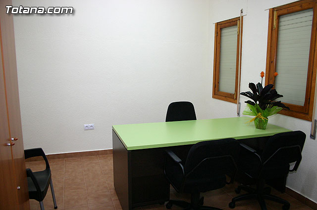 Los Vecinos de El Paretn-Cantareros disfrutan ya del centro de Participacin Ciudadana que fue inaugurado ayer - 7