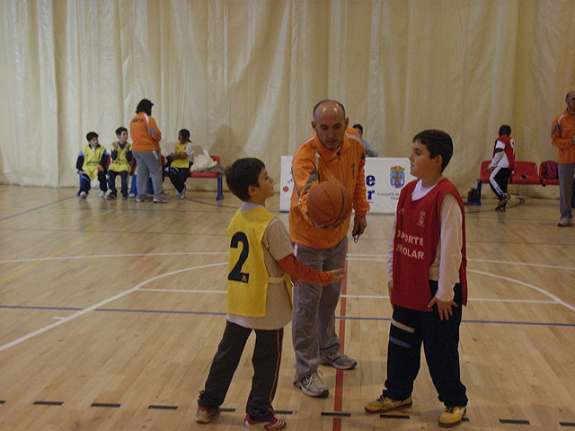 La Concejala de Deportes organiza una jornada de Minibasket Benjamn - 1