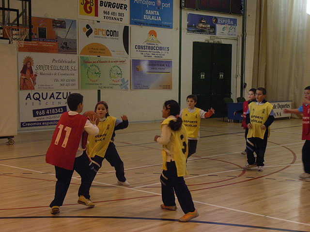 La Concejalía de Deportes organiza una jornada de Minibasket Benjamín, Foto 1